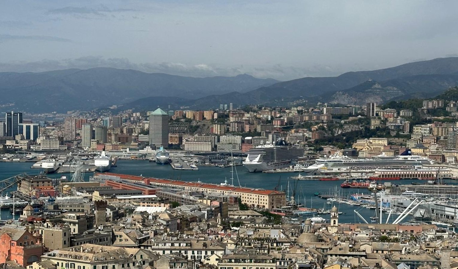 Traghetti, collegamenti con Genova al top in Europa