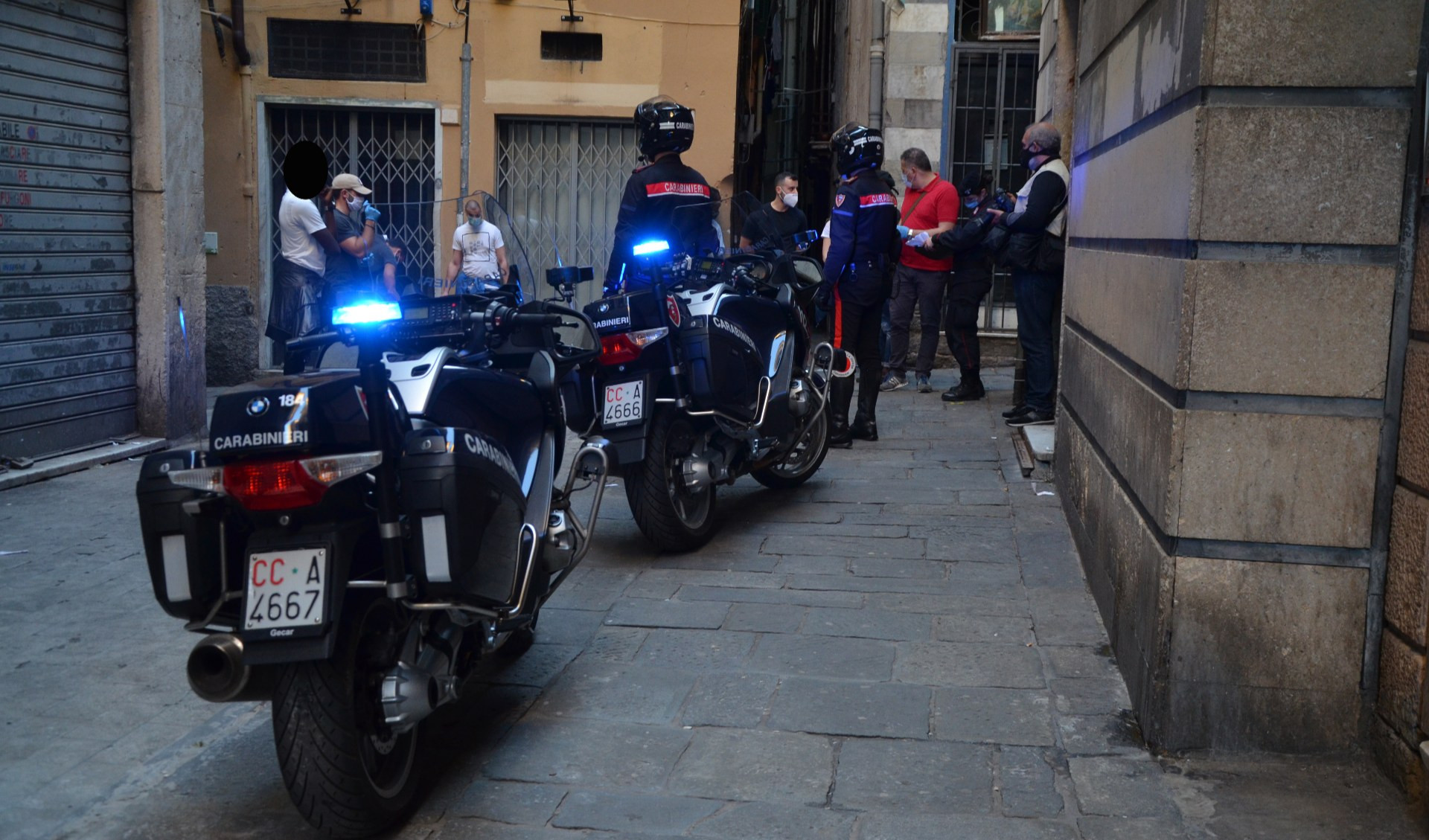 Genova, latitante spacciava in Centro Storico: arrestato da carabinieri e polizia locale