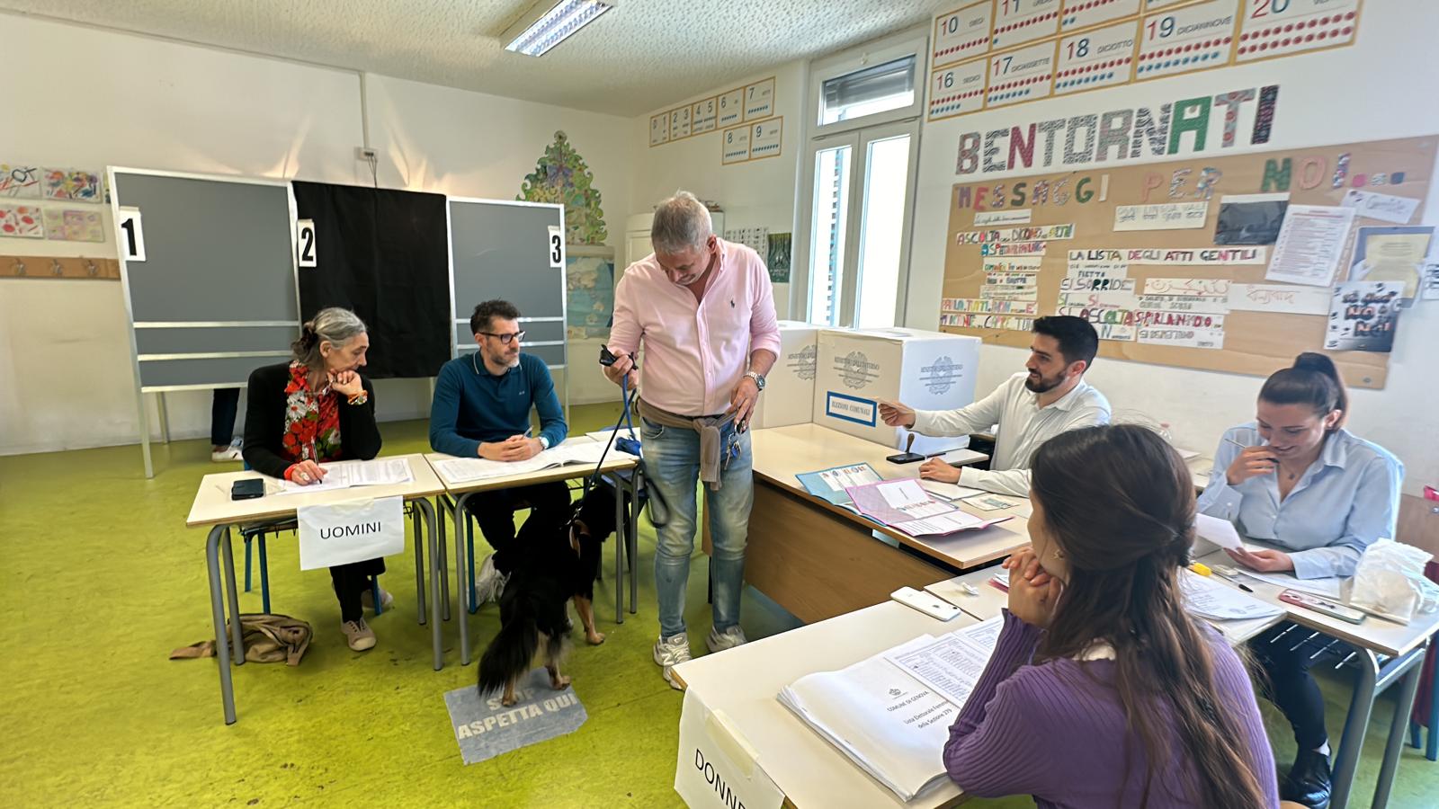 Comunali a Genova, seggi aperti fino alle 15