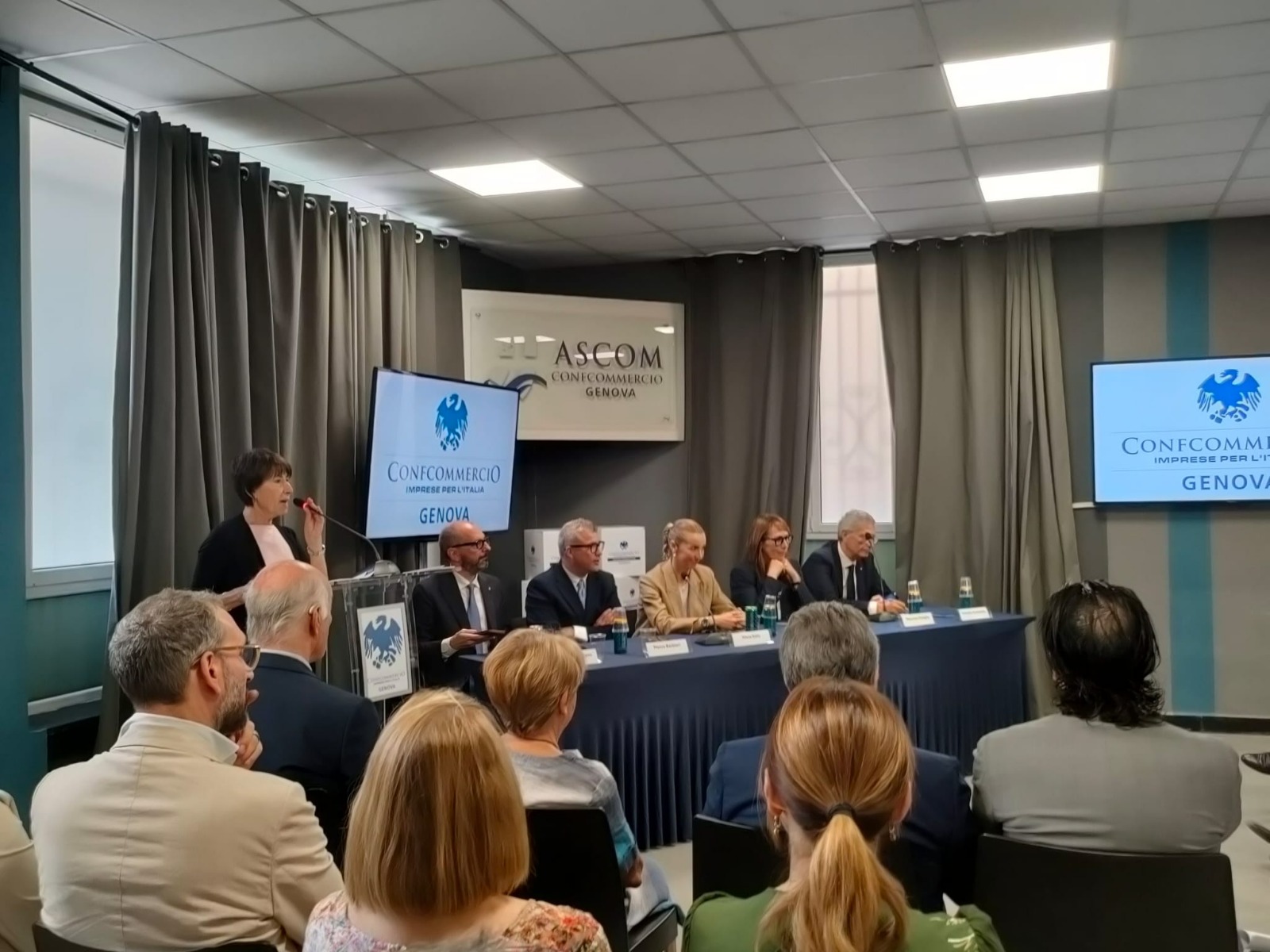 L'appello di Confcommercio: