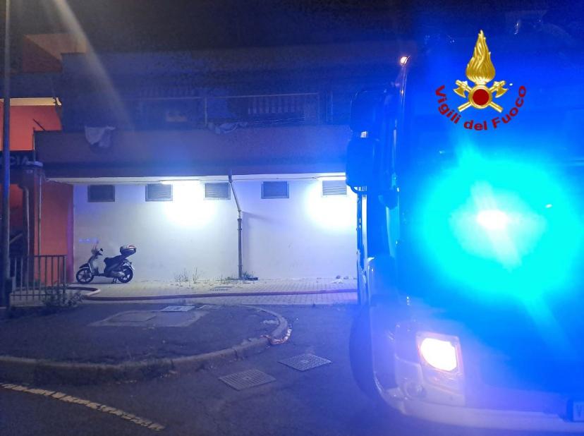 Incendio in casa a Genova, ragazzo ustionato: è grave all'ospedale