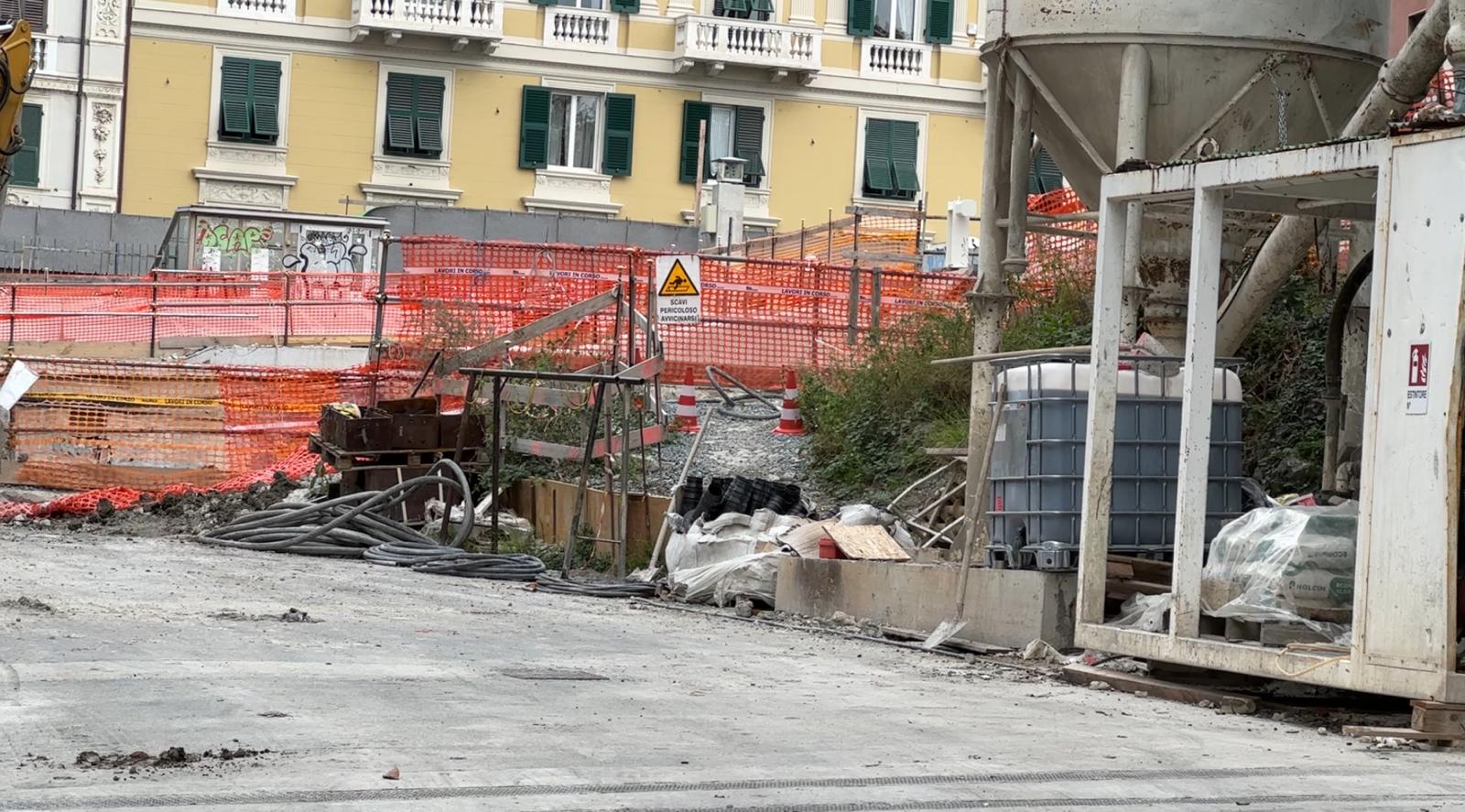 Lavori della metro fermi, operai senza stipendio: ecco la situazione dei cantieri