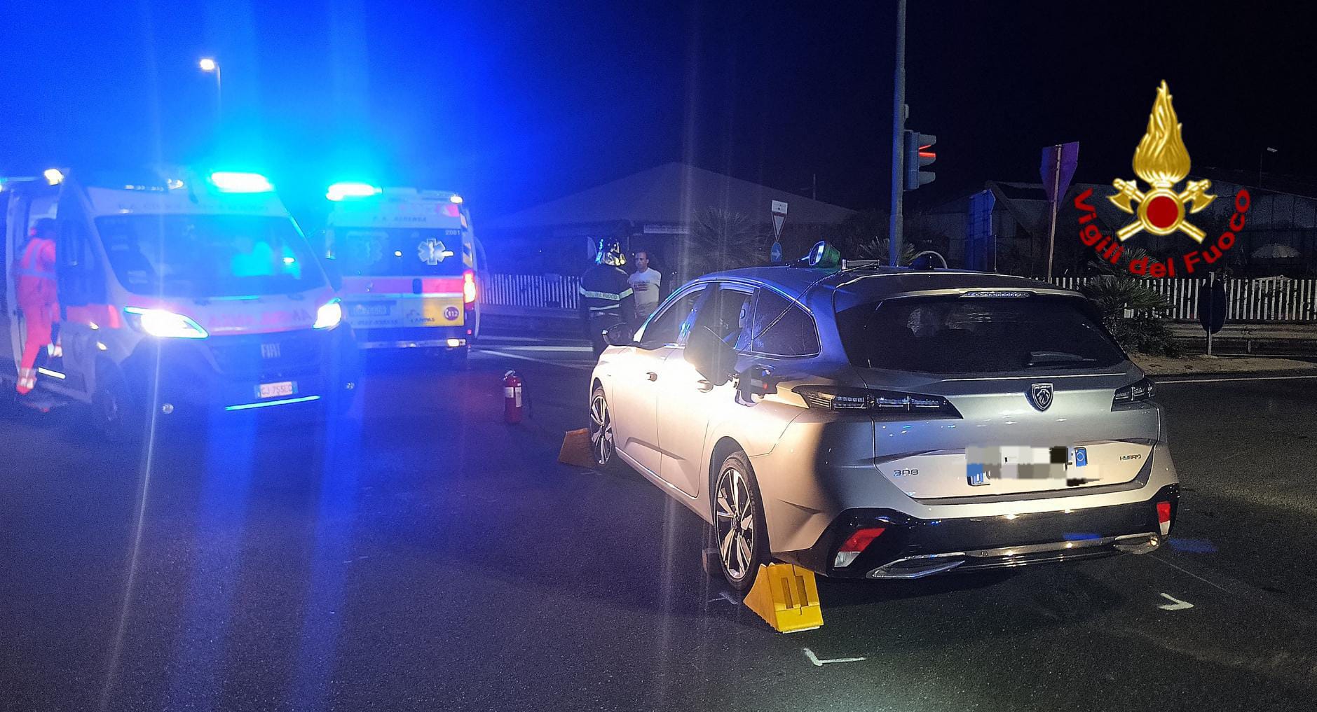 Schianto tra auto lungo l'Aurelia: due feriti all'ospedale