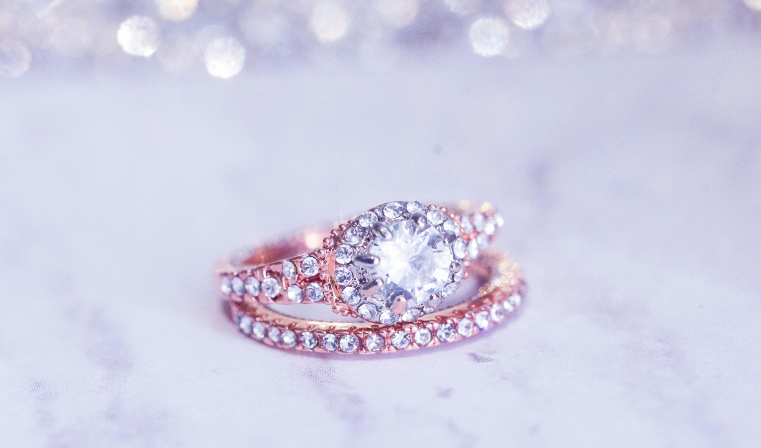 Fece sparire prezioso anello di un cliente, condannato un gioielliere di Genova