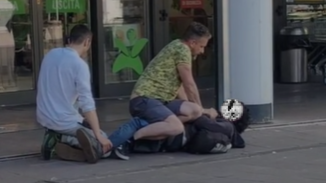 Rapina alla Basko: ruba cibo e whisky, bloccato da vigile fuori servizio