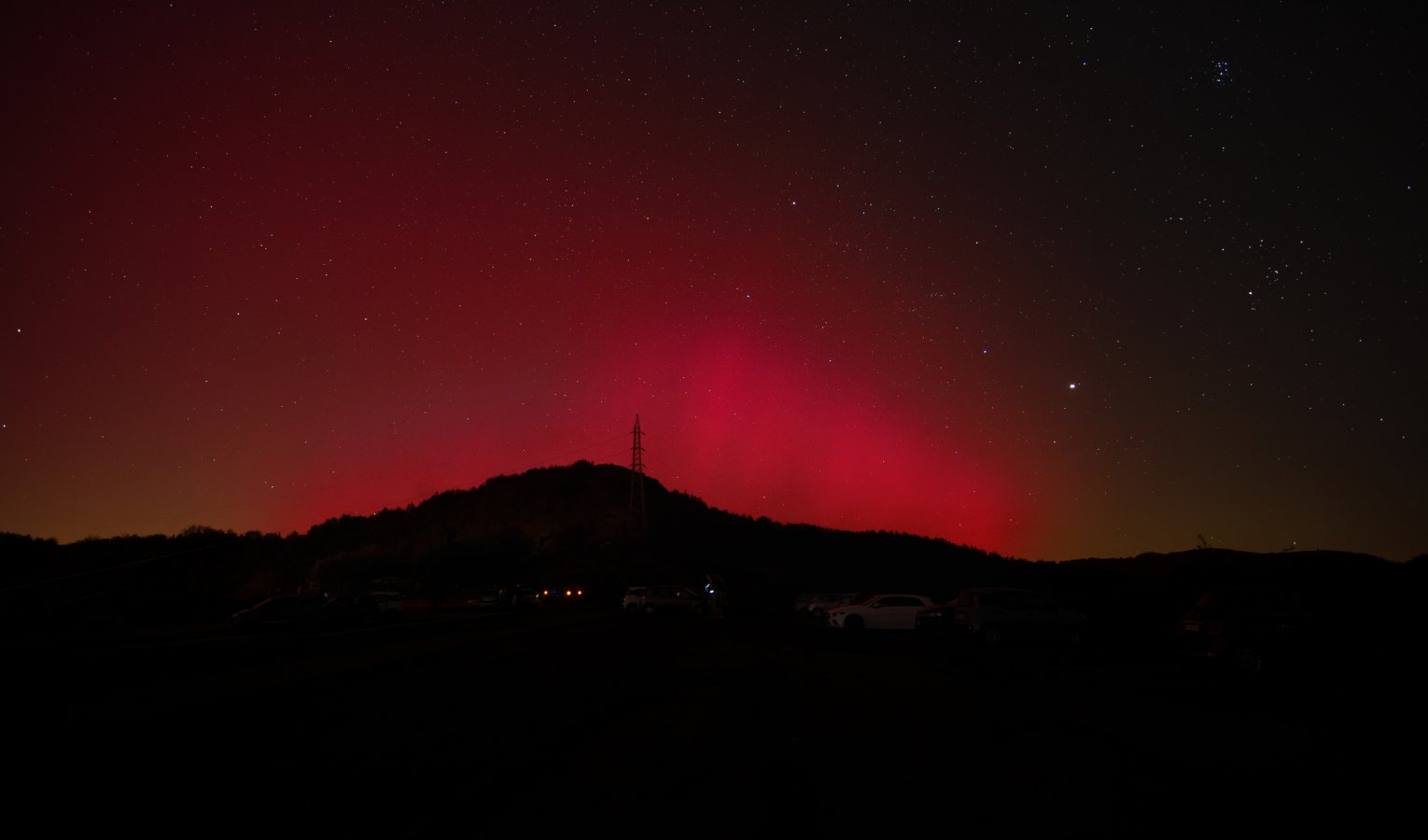 Lo spettacolo dell'aurora boreale illumina il cielo della Liguria