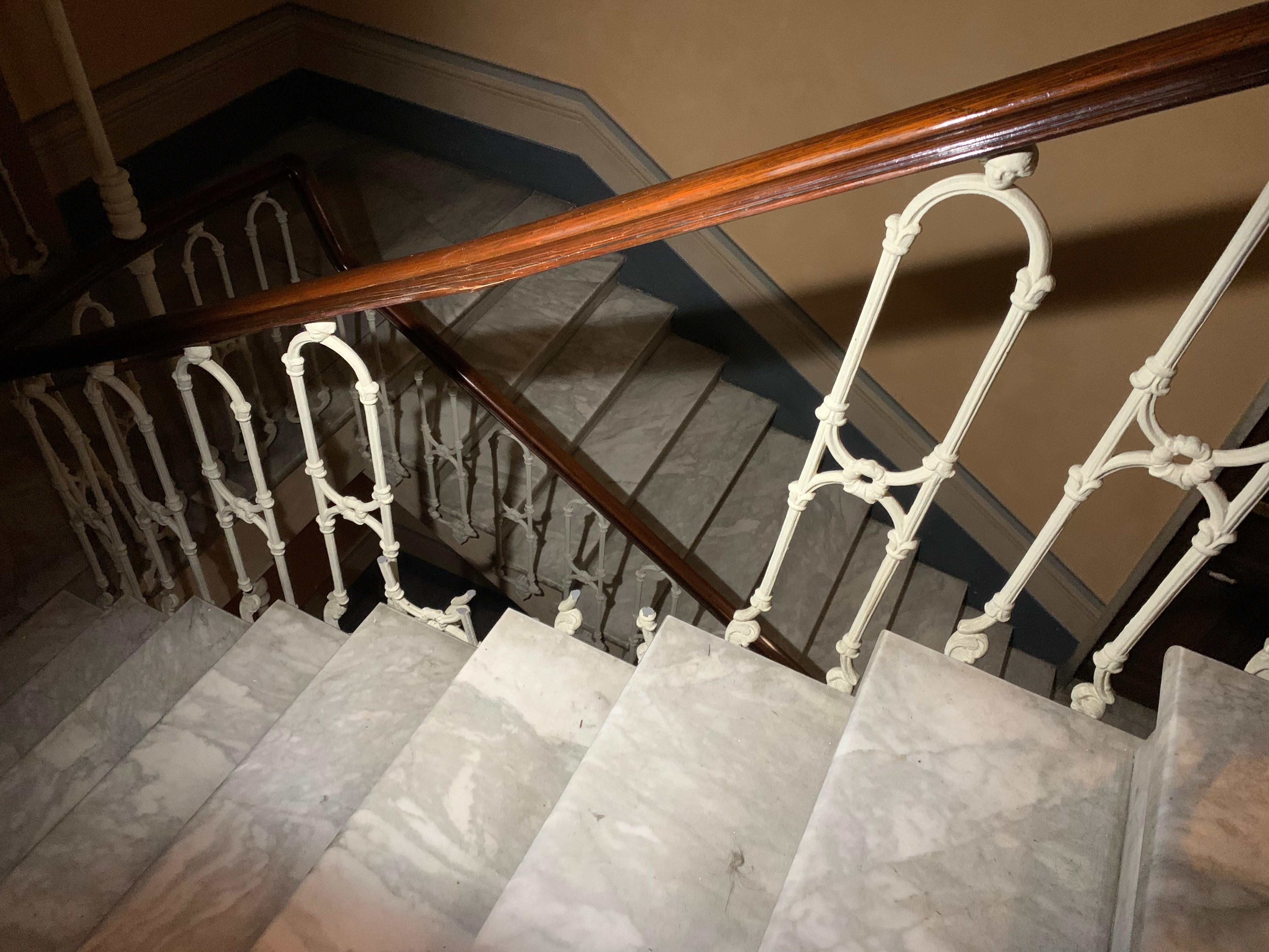 Ringhiera 'killer' nel B&B di via Caffaro, la procura apre un'inchiesta sul turista morto