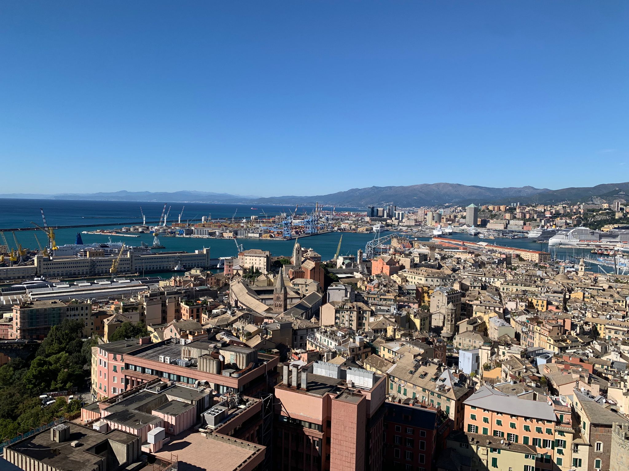 Meteo Liguria, domenica di sole e vento. Le previsioni per inizio settimana