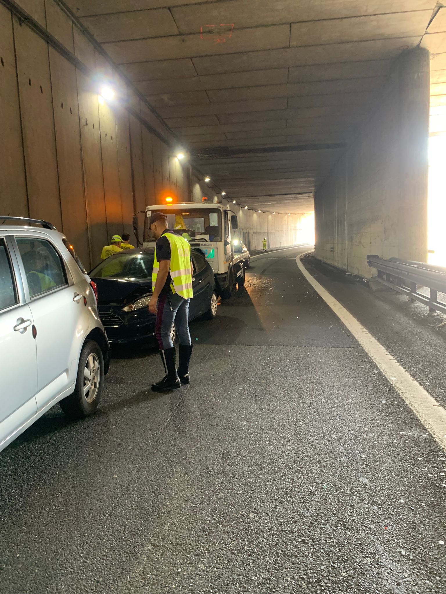 Tamponamento in A10 a Pra', tre mezzi coinvolti: due feriti