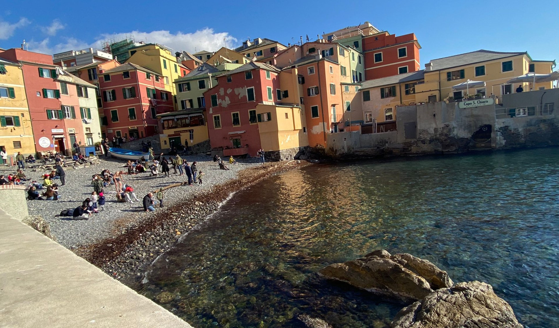 Genova, acqua inquinata: stop alla balneazione a Boccadasse