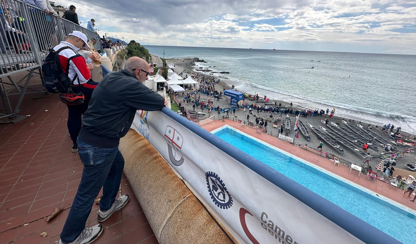 Mondiali di canottaggio a Genova, il beach sprint dà spettacolo in corso Italia