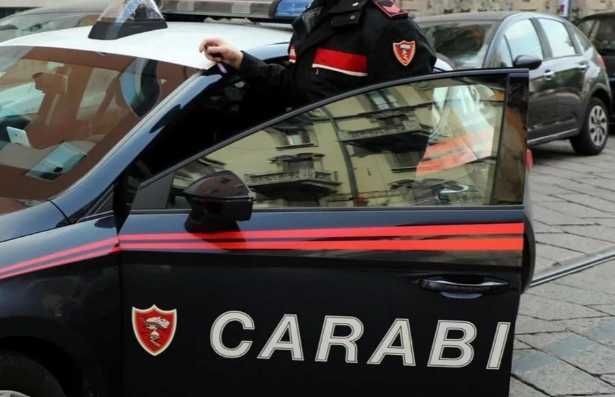 Ubriaco entra in Pronto Soccorso e sferra pugni al personale: arrestato dai carabinieri