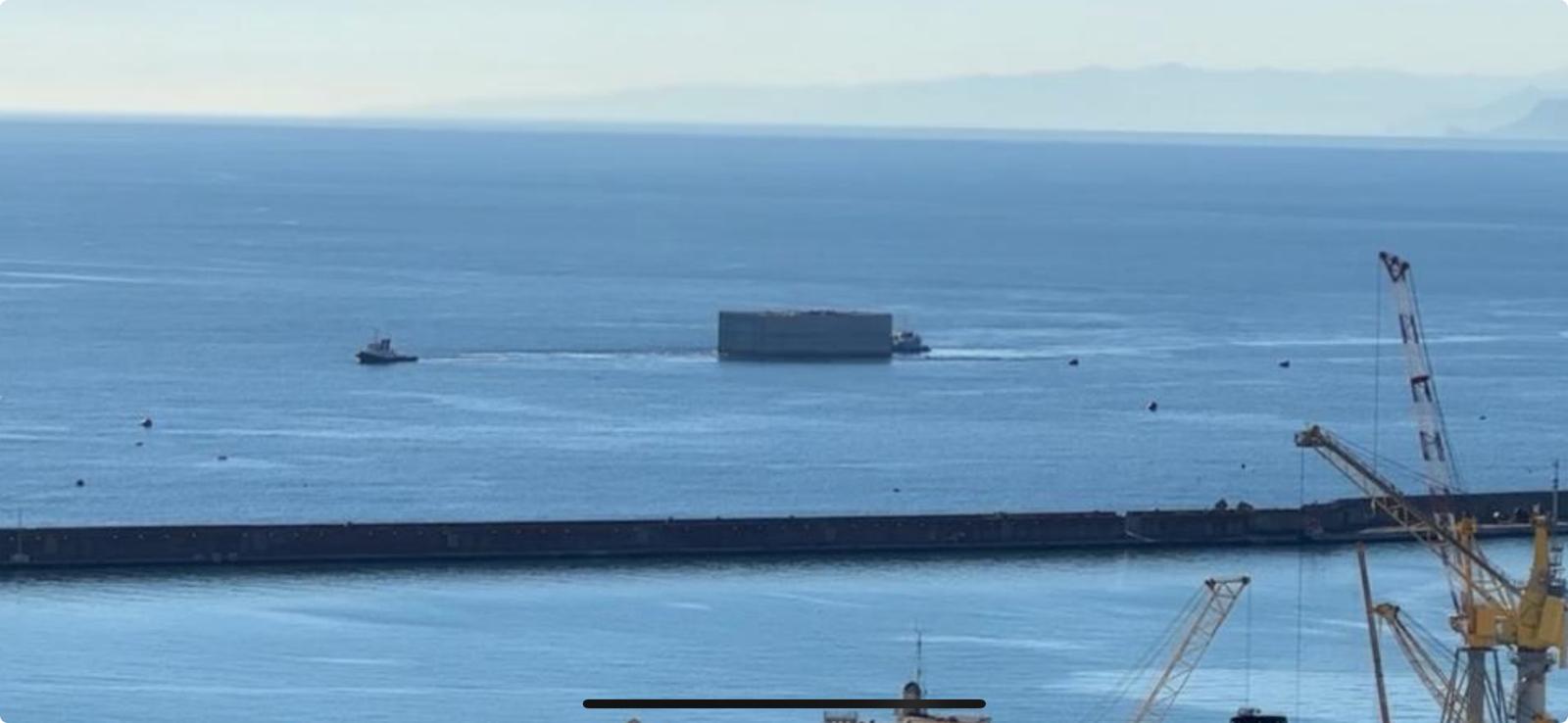 Nuova diga, arrivato il primo dei cassoni grandi prodotti a Vado