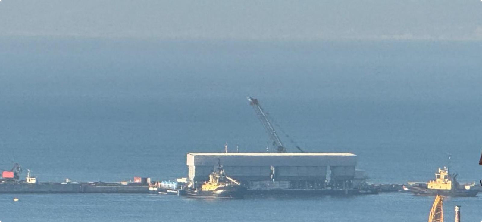 Diga, arrivata la chiatta che realizzerà la sovrastruttura dei cassoni