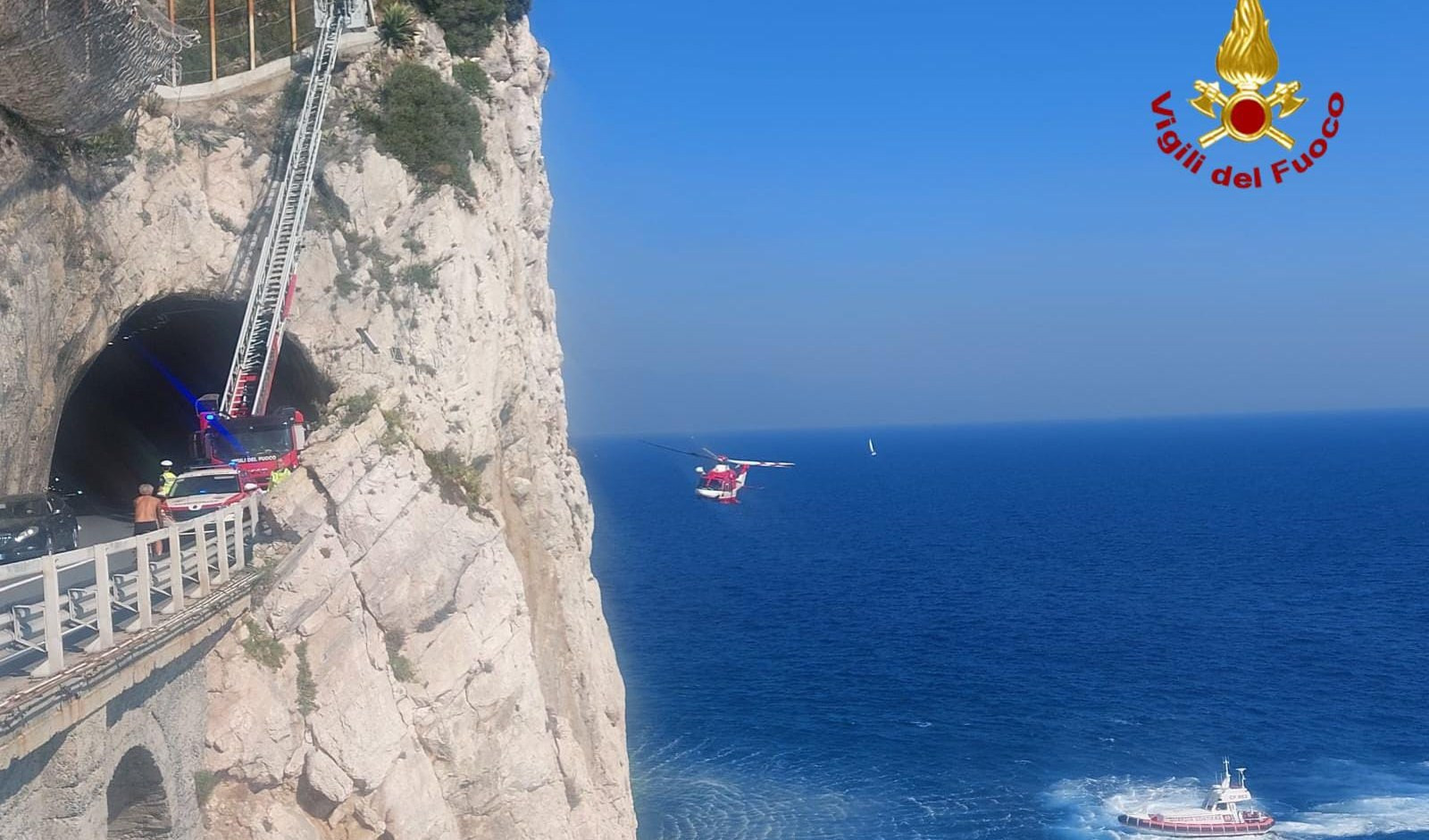 Climber in difficoltà a Capo Noli, 54enne salvata con l'elicottero