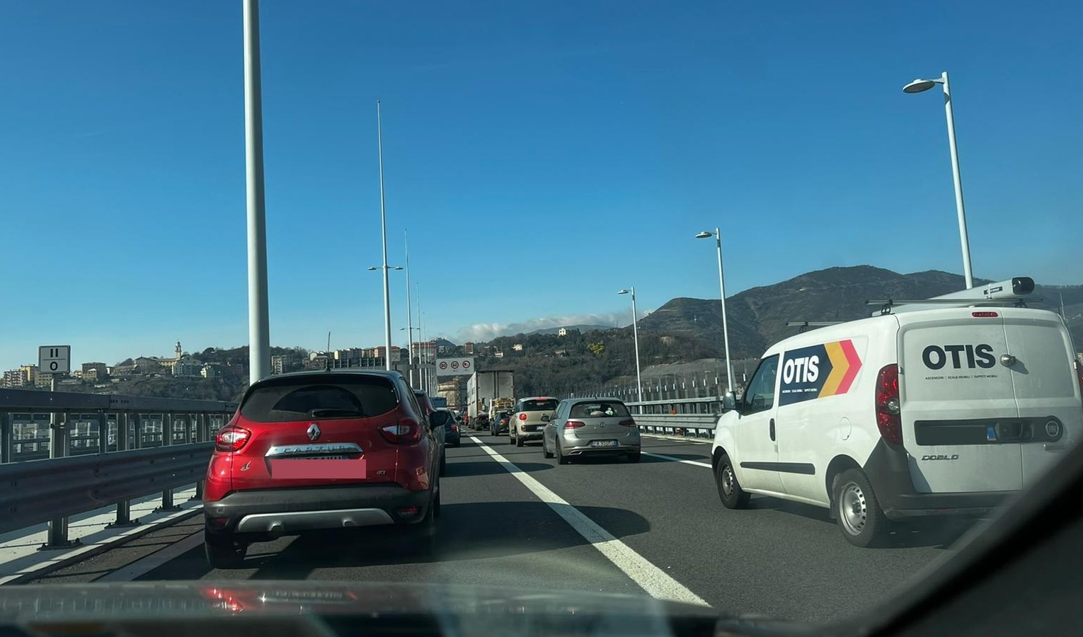 Caos autostrade, tamponamento a catena sul ponte San Giorgio: 4 veicoli coinvolti