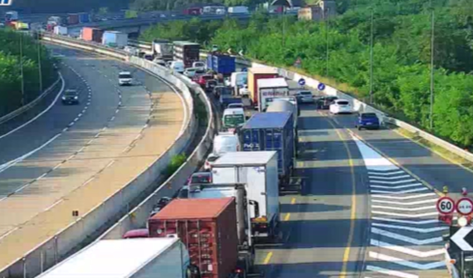 A26, incidente auto-camion tra Masone e Ovada