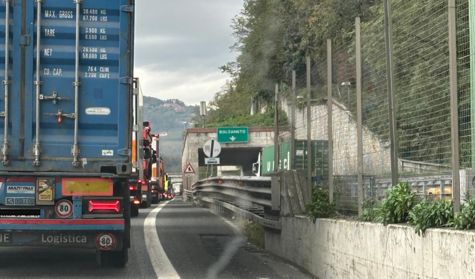 Caos autostrade, lunghe code tra cantieri e incidenti