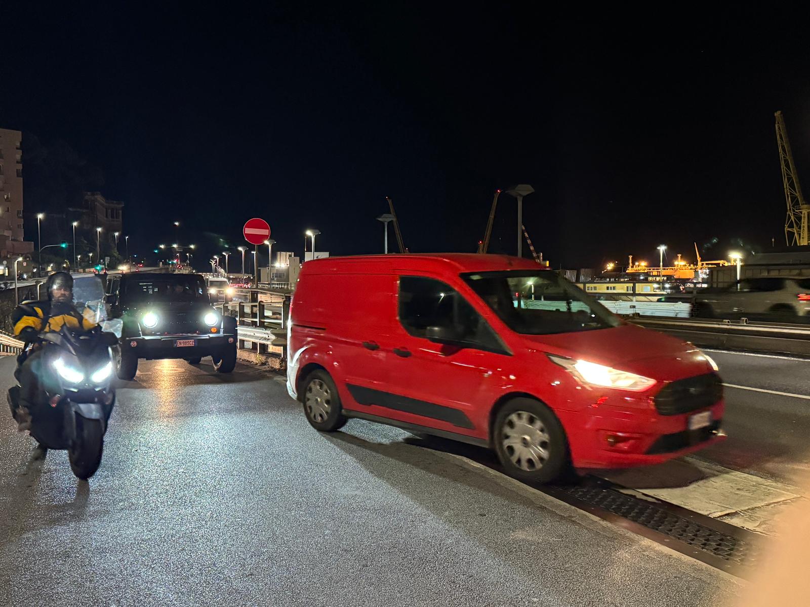 Incidente in Sopraelevata e lavori: serata di code alla Foce e in Val Bisagno