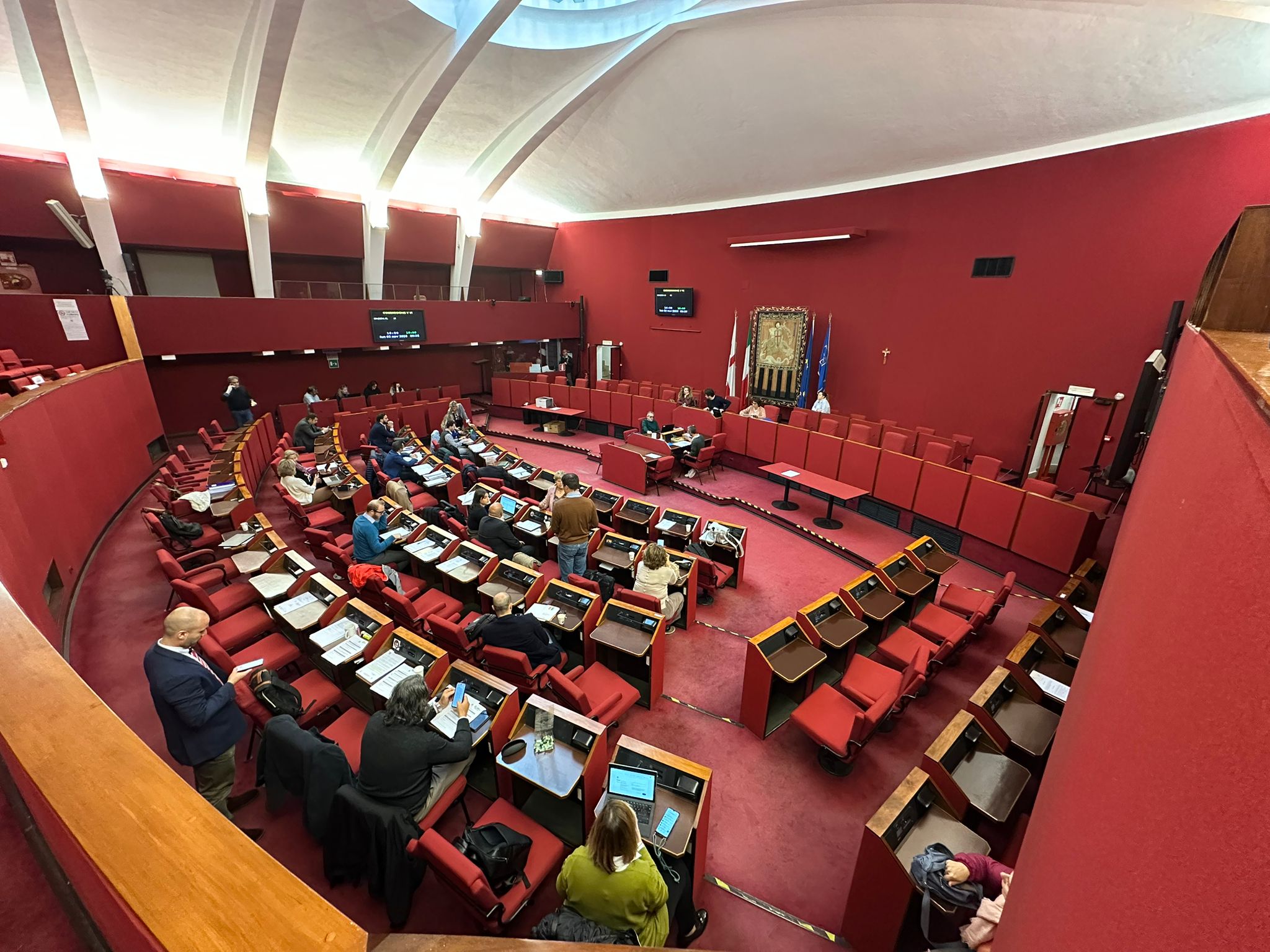 Rifiuti a Genova, Tursi prepara il 'piano Natale' per evitare il caos. E si studiano le aree di accumulo