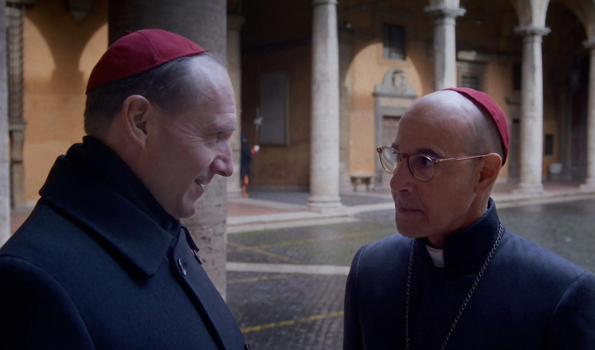 Due cardinali parlano tra loro