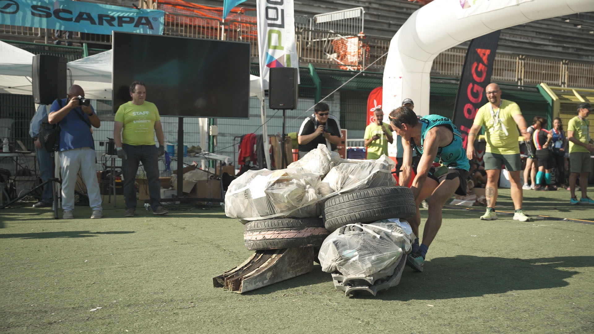 Campionato mondiale di plogging, grande successo a Genova per la corsa con i rifiuti