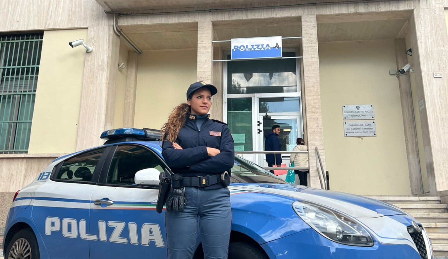 Fermati mentre passeggiano, erano ricercati: arrestati dalla polizia