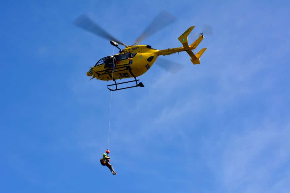 Auto contro un palo nello Spezzino: bimba di 7 anni in elicottero all'ospedale