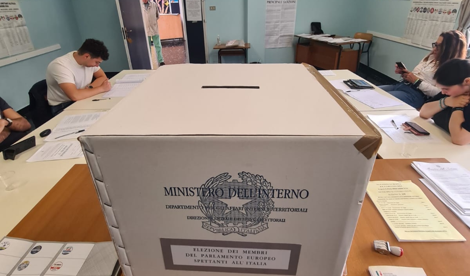 Elezioni, seggi chiusi in Liguria: in corso lo spoglio delle europee, poi le comunali