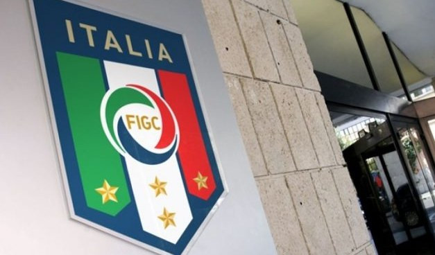 Calcio, plusvalenze: deferite Genoa, Sampdoria e altre 9 società