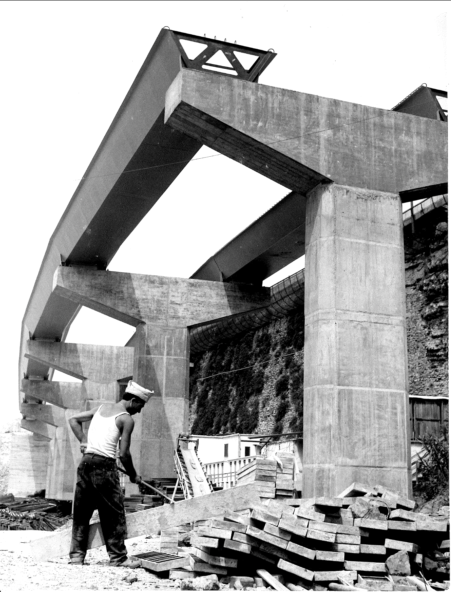 Sopraelevata, a Primocanale gli operai che la costruirono: