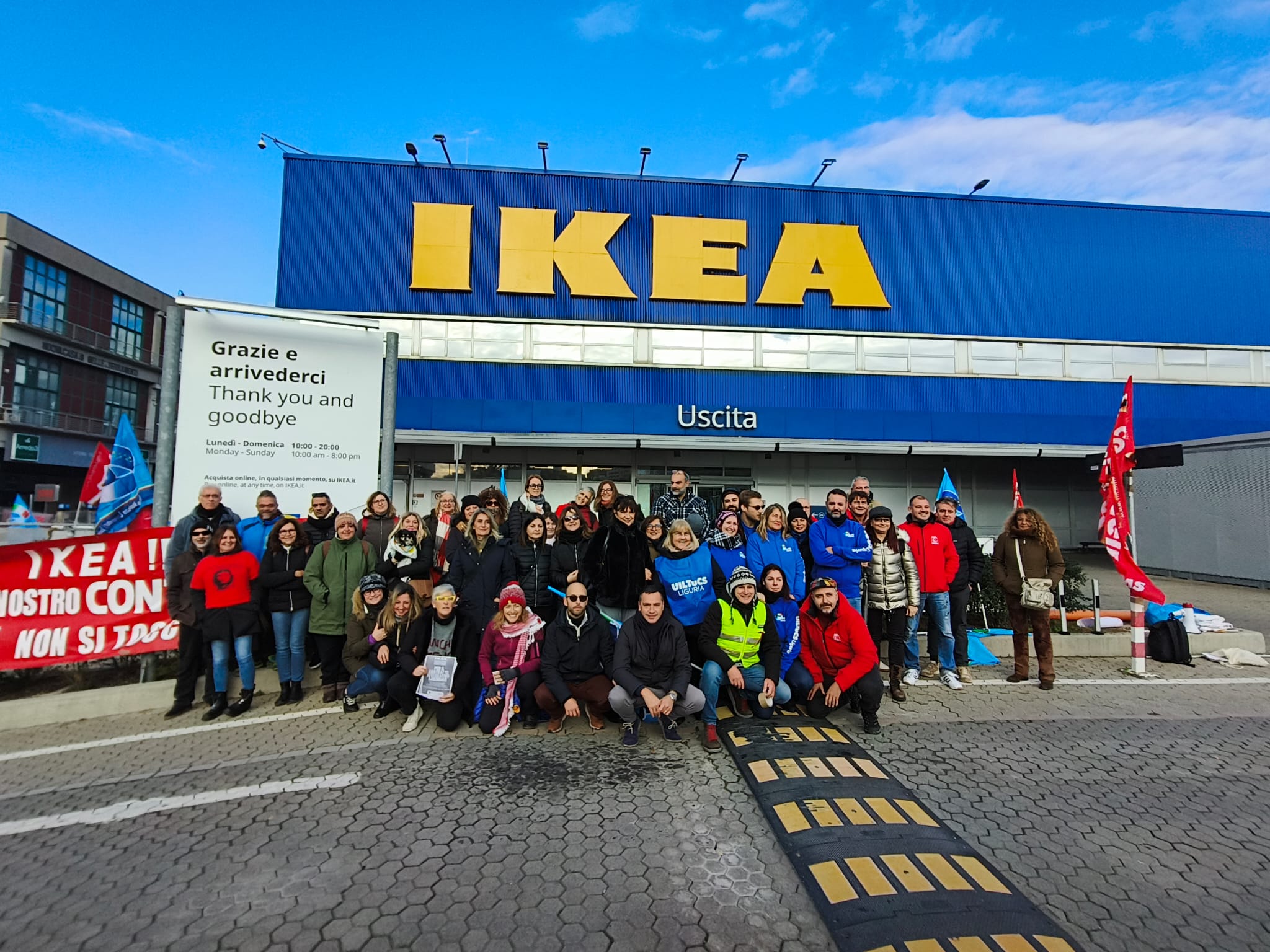 Lavoratori Ikea in sciopero e presidio: