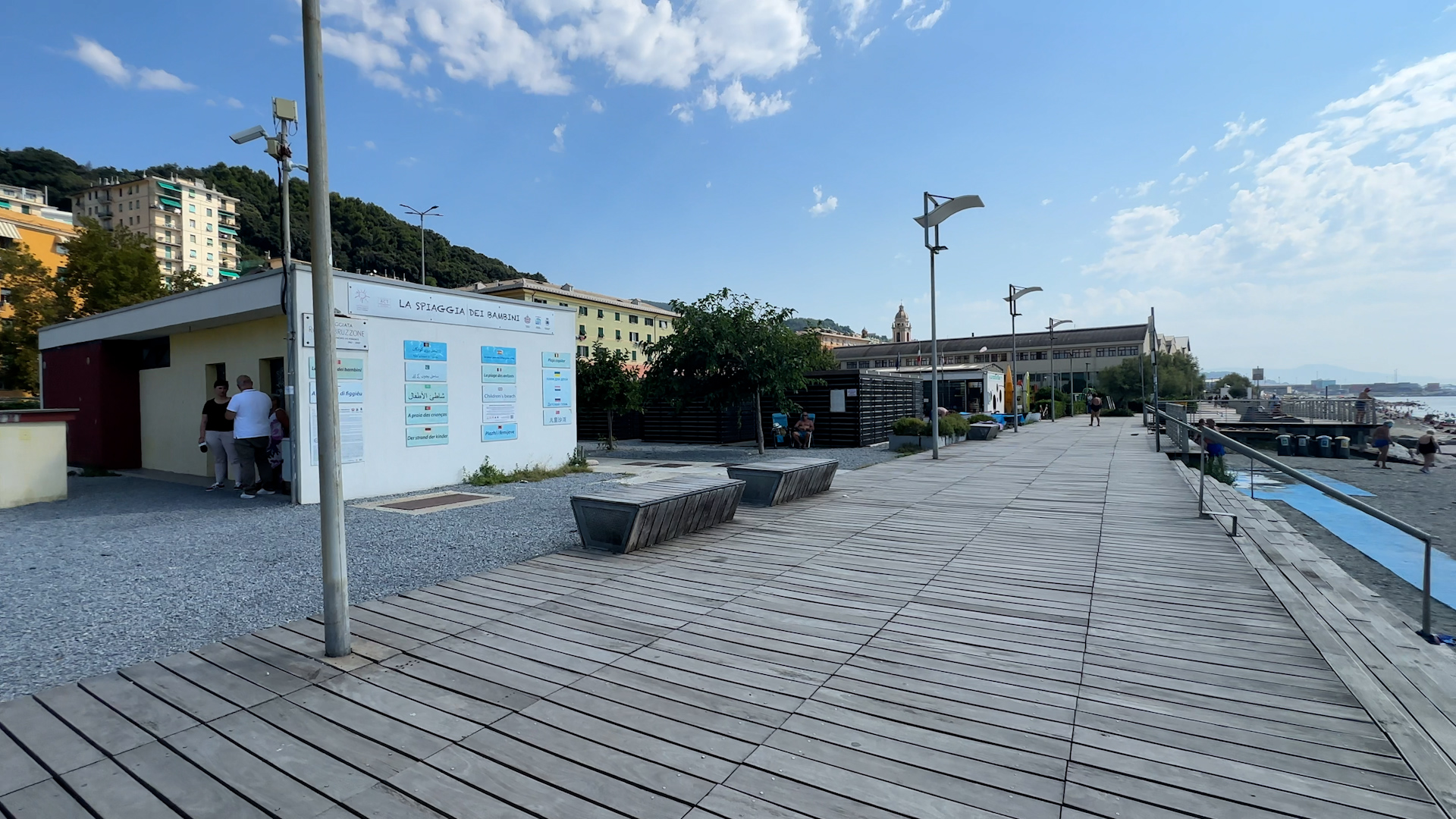 Ferragosto a Voltri, dopo le risse arriva la polizia in spiaggia
