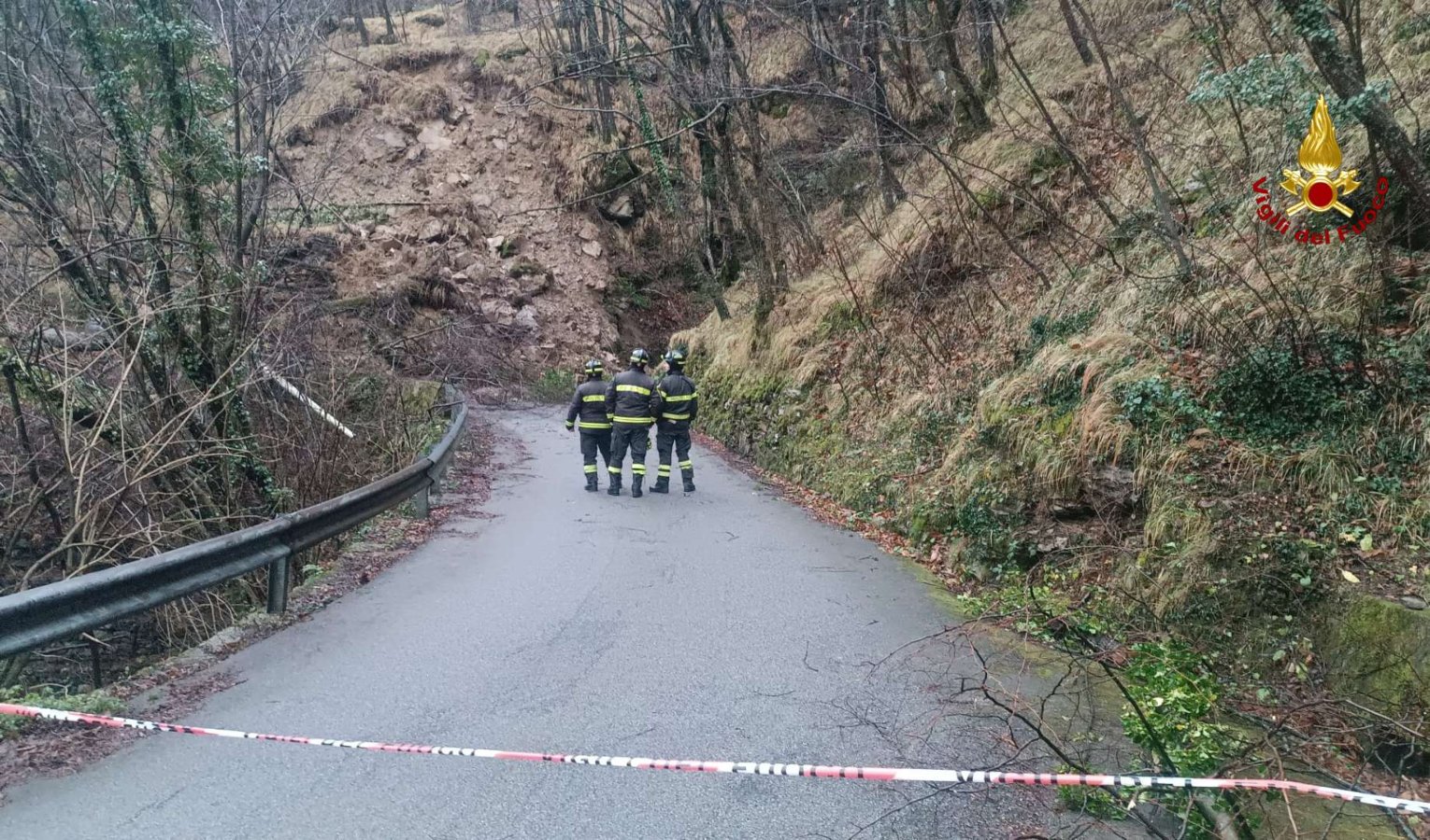 Frana a Marsiglia (Davagna), 60 persone isolate: tra loro anziani e malati