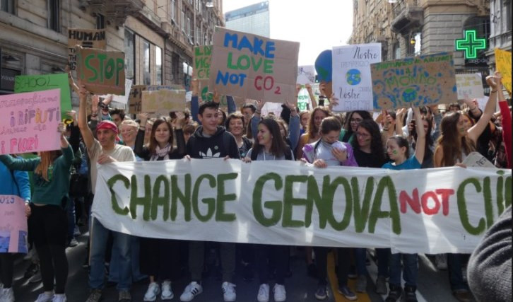 Genova, clima folle: Fridays for Future torna in piazza