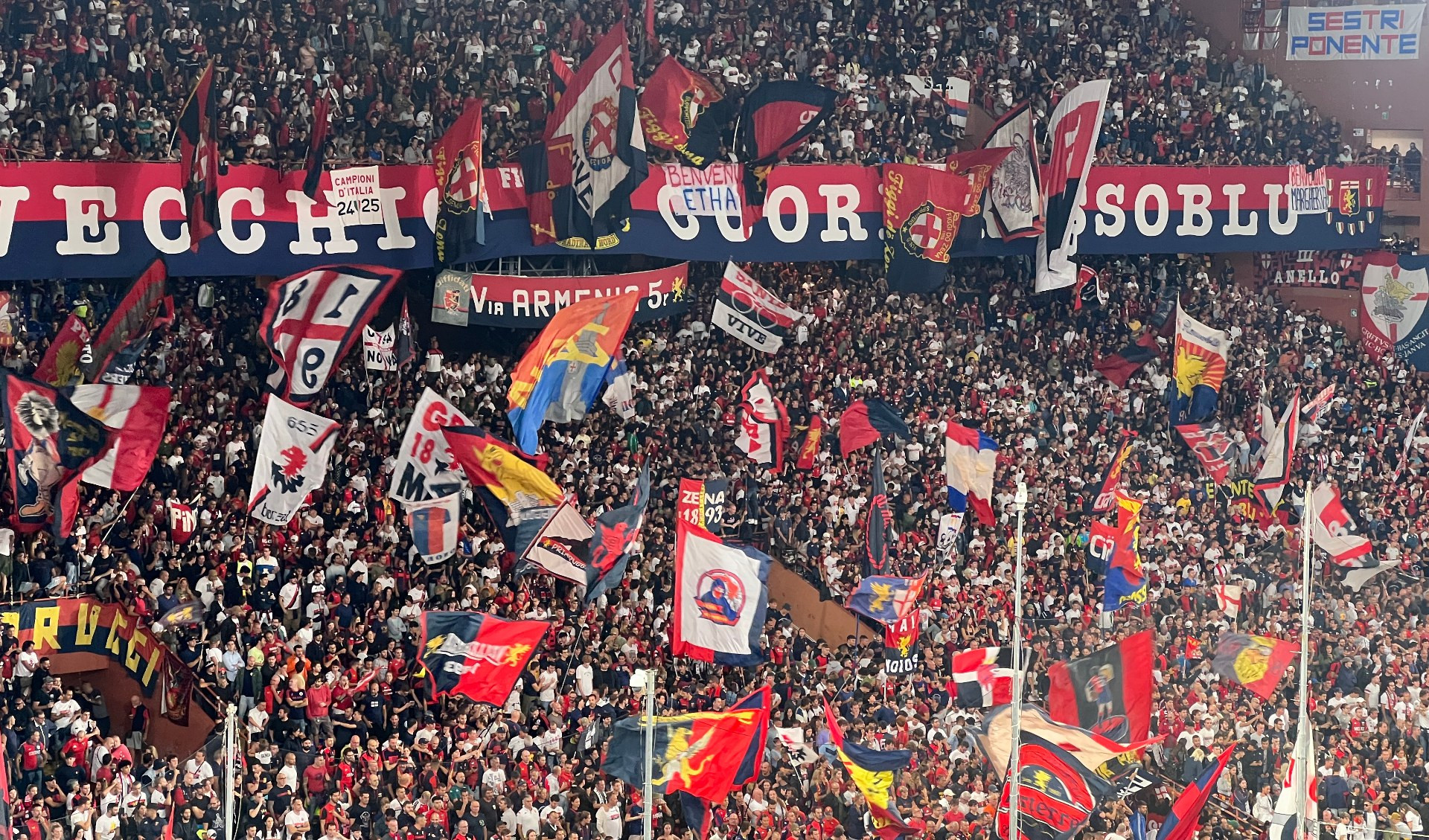 I tifosi del Genoa al sesto posto nella classifica di chi segue la squadra in trasferta