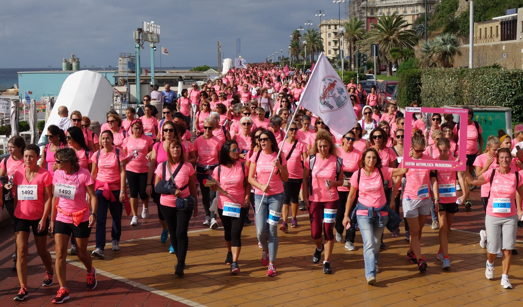 Domenica torna la camminata benefica  Genova in rosa 