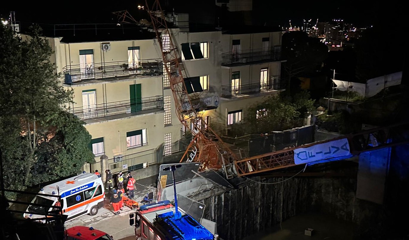 Crollo gru in via Chiodo: tornano i primi anziani nella Rsa