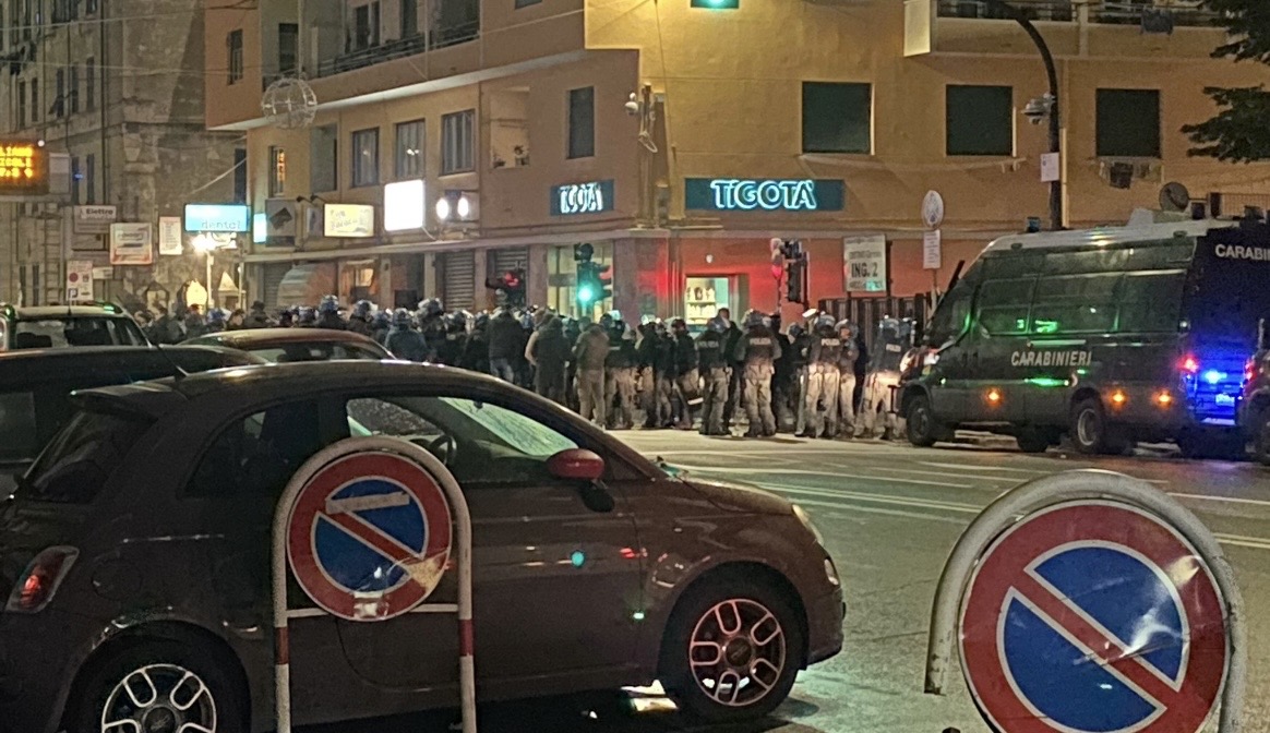 Sampdoria, i tifosi bloccano la squadra negli spogliatoi. Gregucci: