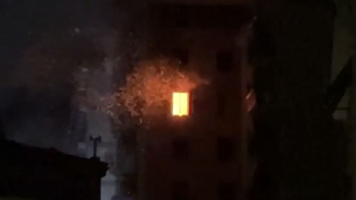 Paura a San Fruttuoso: incendio devasta appartamento