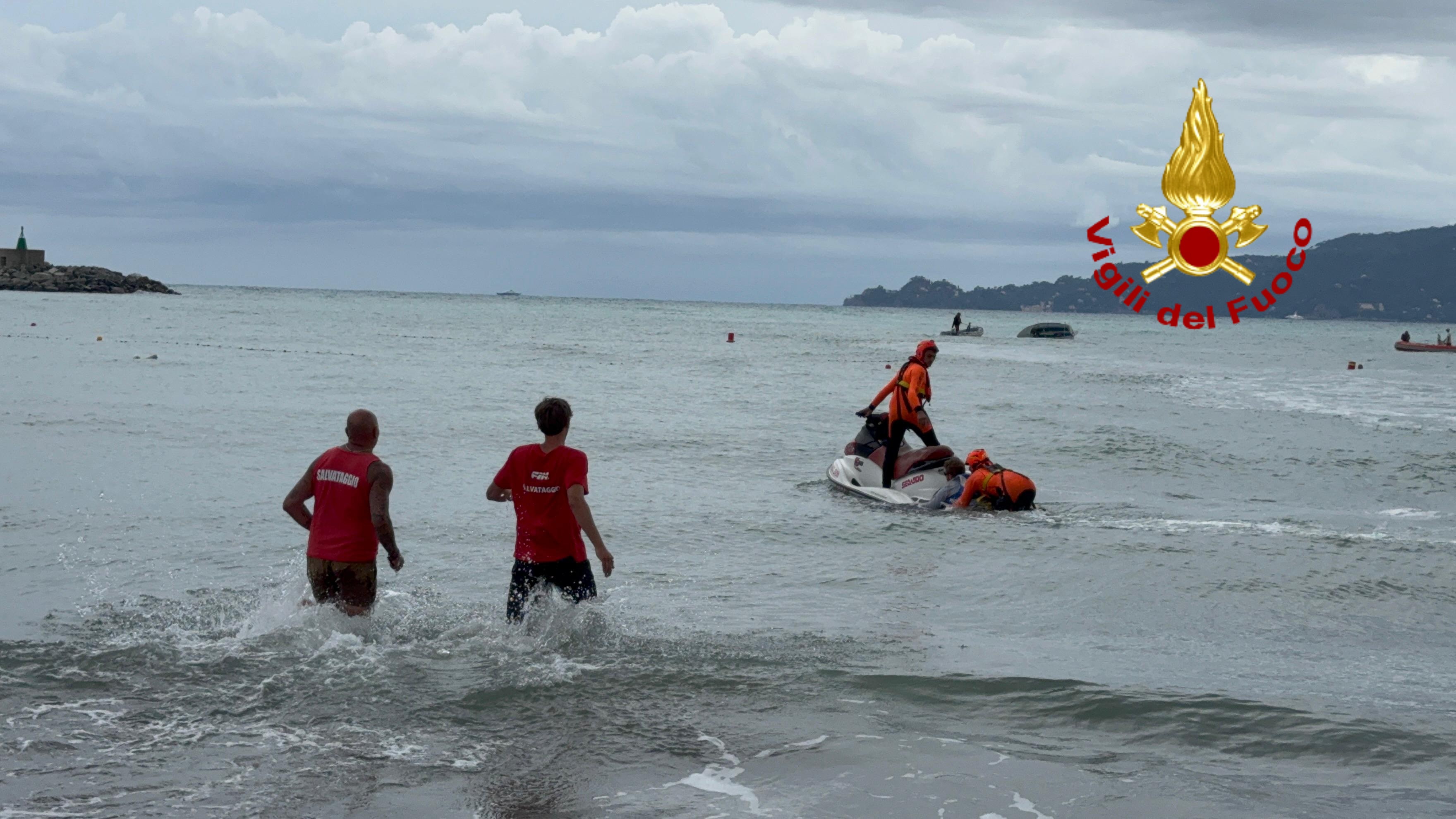 World Drowning Prevention Day a Chiavari: esercitazione dei vigili del fuoco