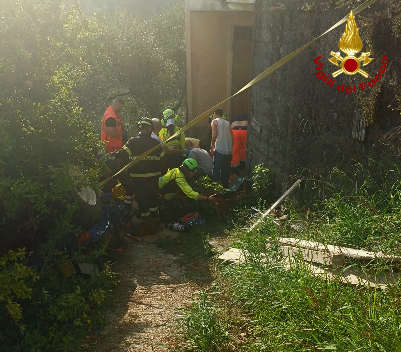 Incidente a San Colombano Certenoli, 84enne schiacciato dal trattore