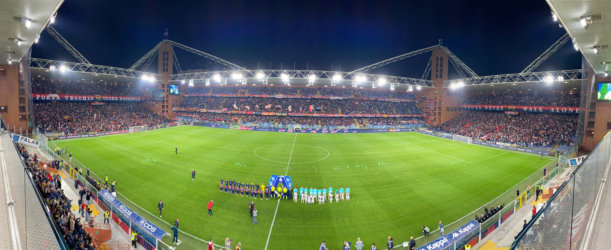 Altro che prima vittoria: la Lazio travolge un Genoa irriconoscibile. E la classifica piange