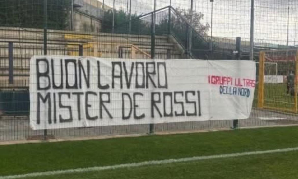 Genoa, tutti con De Rossi: al Centro Signorini nuovo striscione per DDR