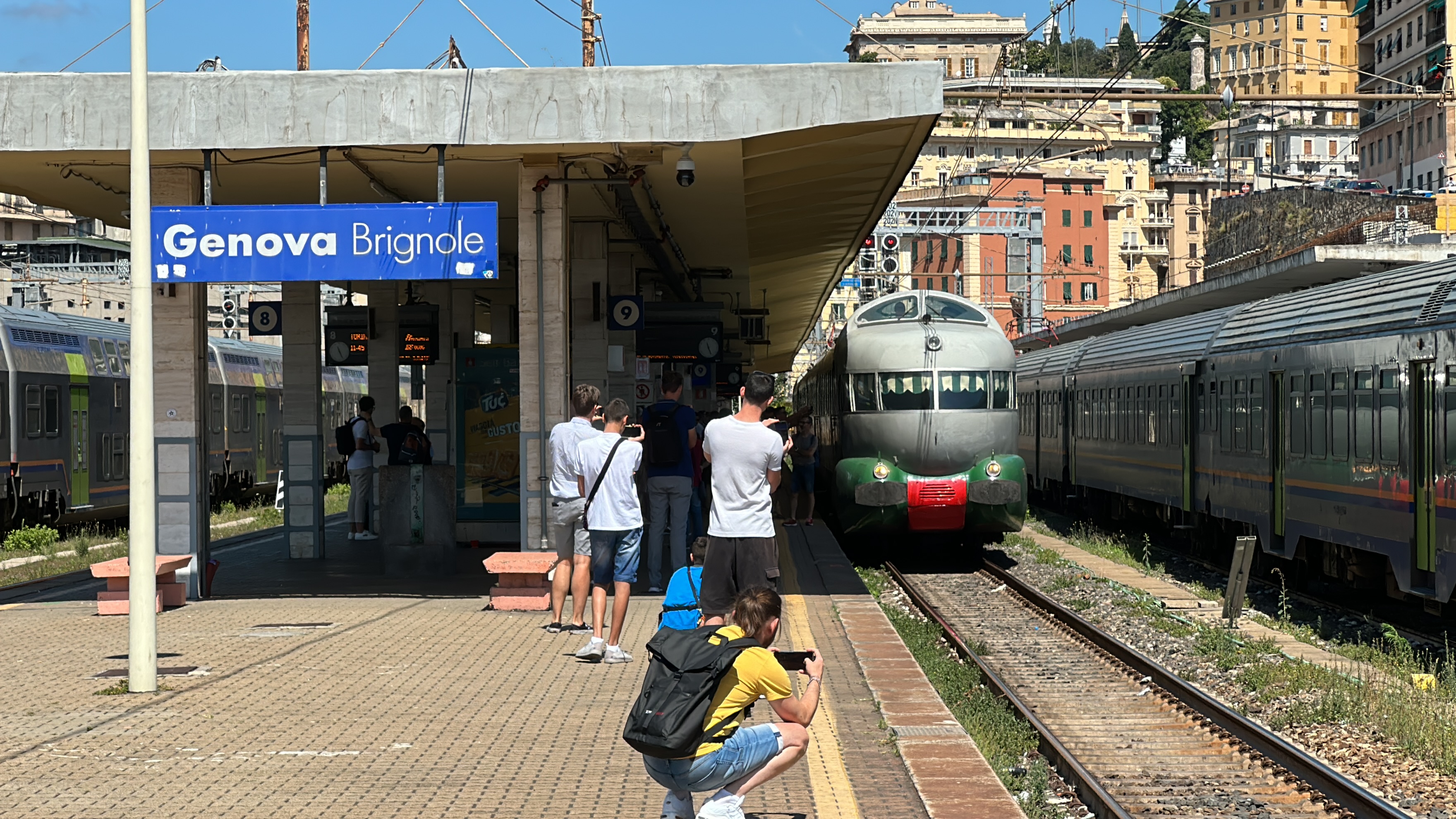 Il treno l'Arlecchino arriva a Genova