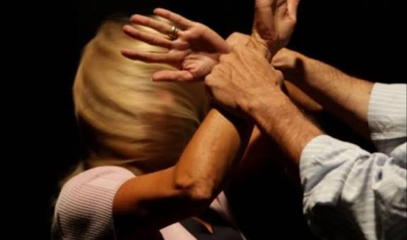 Donne vittime di violenza, all’unanimità nasce un fondo regionale