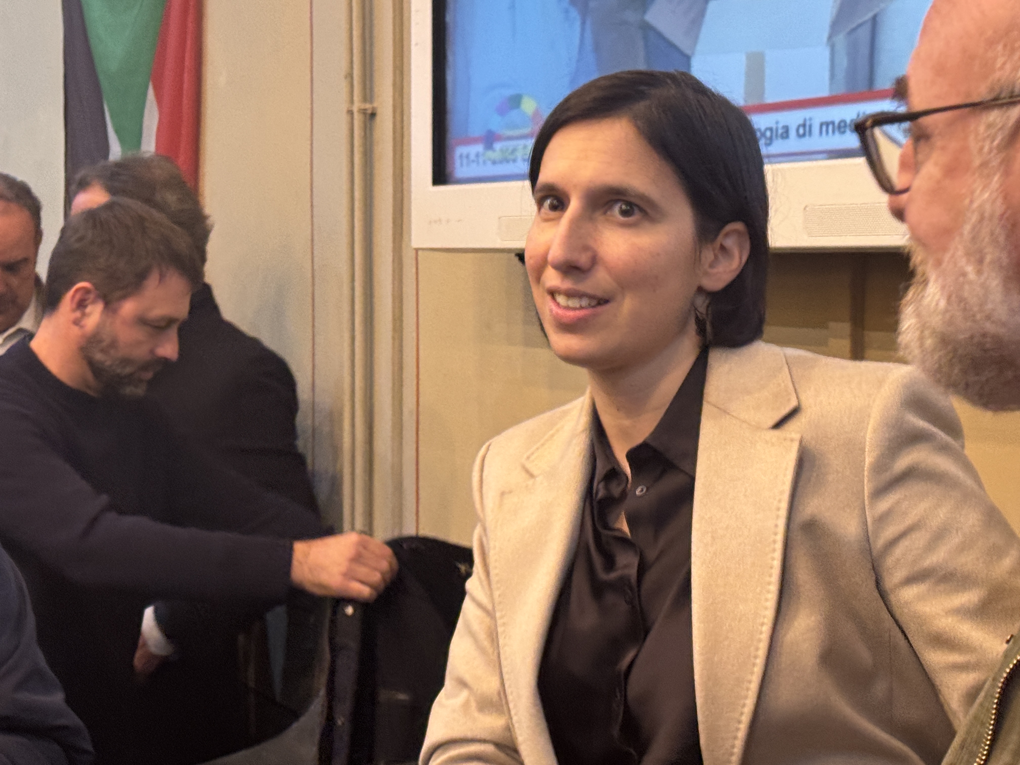 Schlein a Genova ma Salis resta in Comune