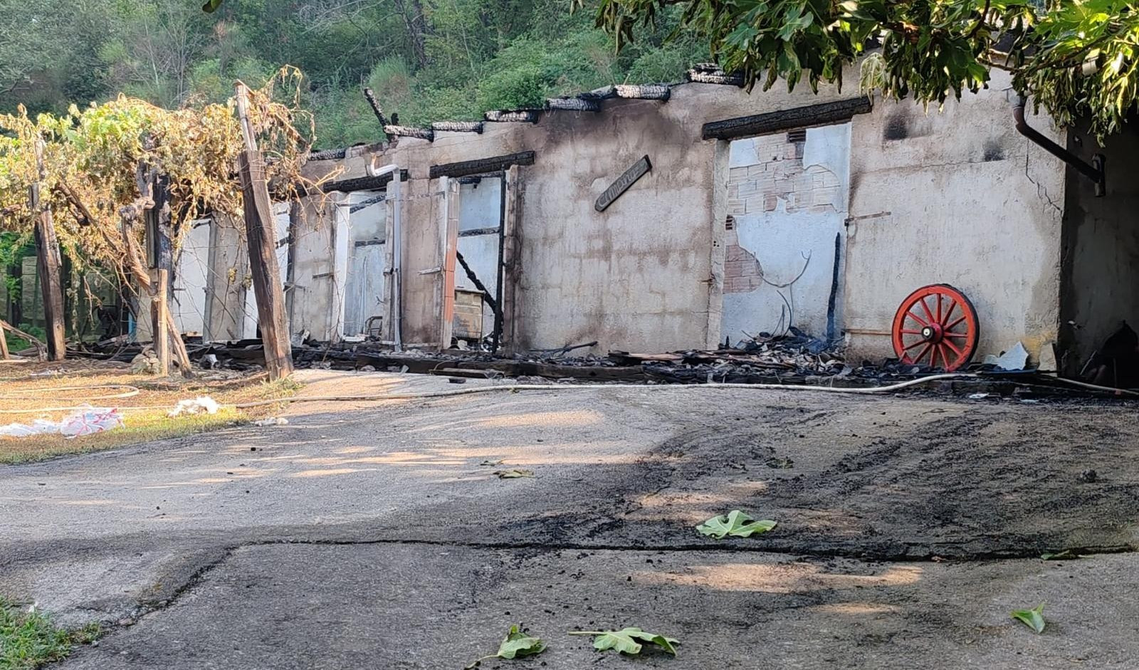 Dolceacqua, incendio magazzino: fermato un 40enne bengalese