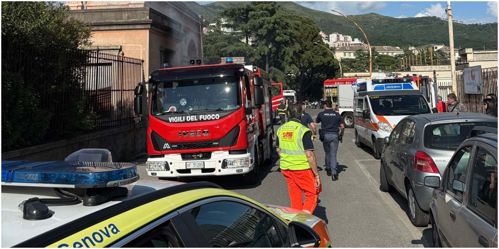 Incendio nell'ex manicomio di Quarto: donna intossicata per una sigaretta accesa