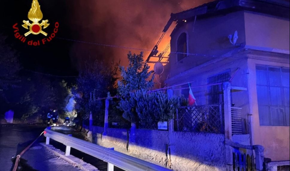 Ventimiglia, fiamme in un appartamento della Città Alta